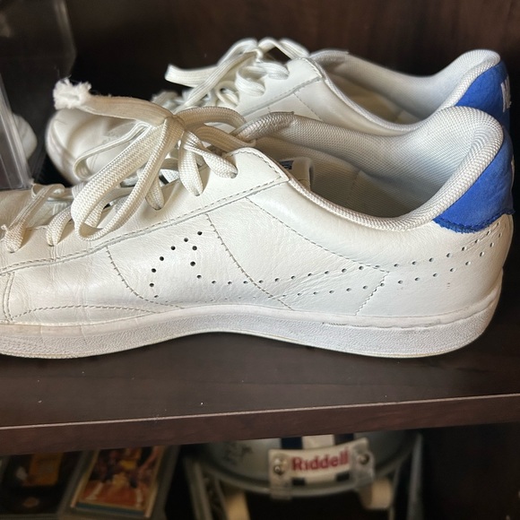 Nikes - Picture 5 of 6